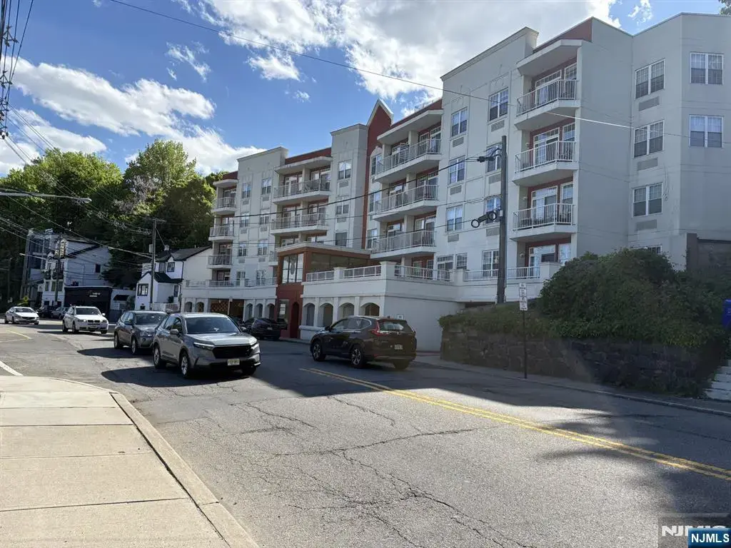 1100 River 202, Edgewater
