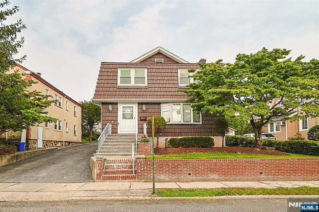 709 Kingsland, Ridgefield