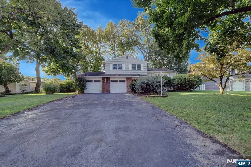15 Jocelyn Place, Pequannock Township