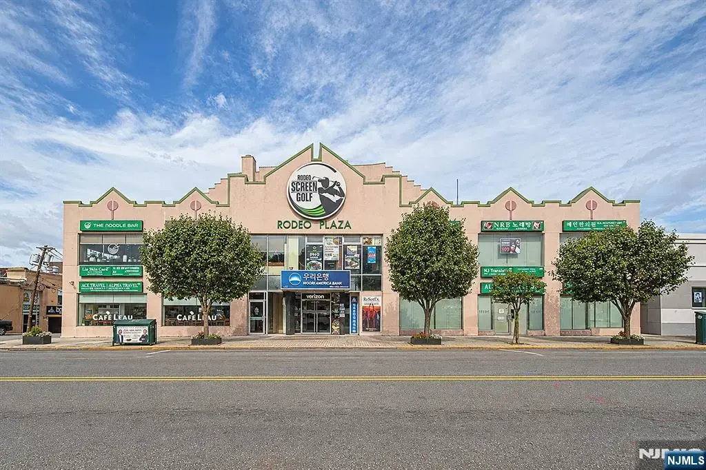 225 Broad Avenue 101, Palisades Park