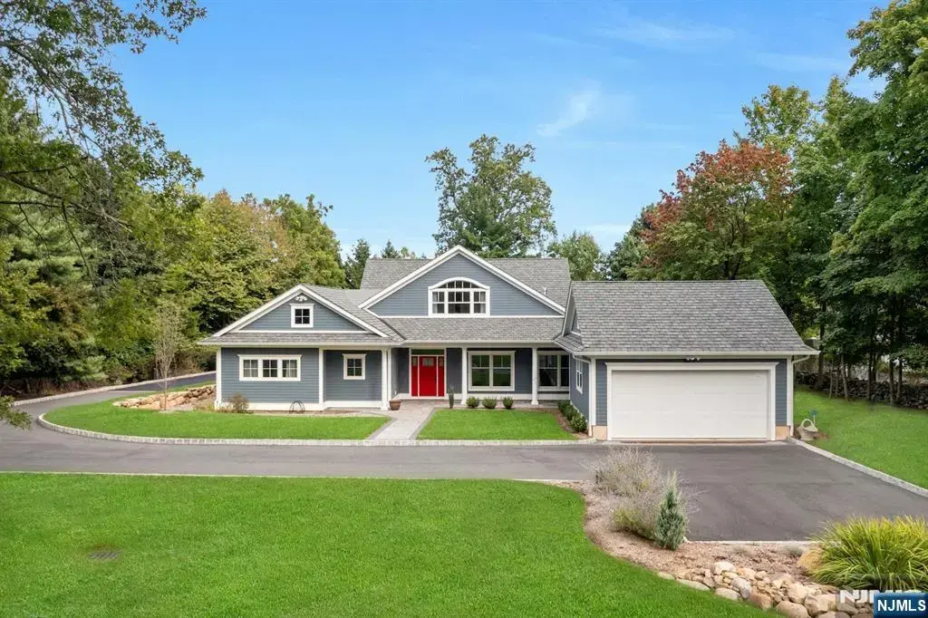 21 Crescent Avenue, Mahwah