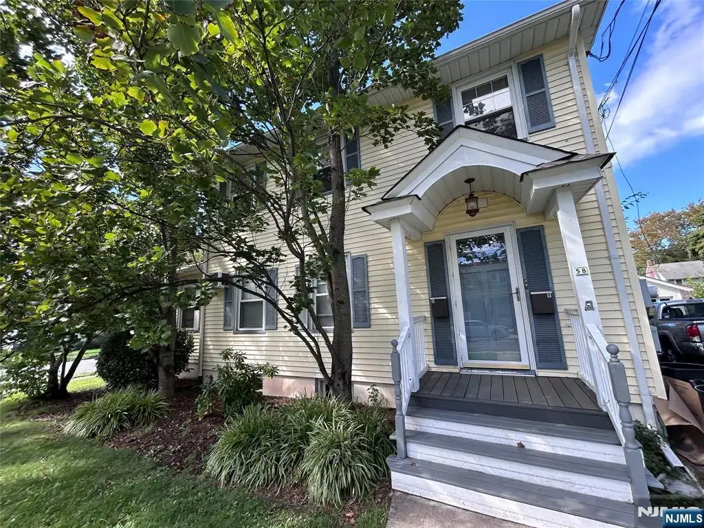 58 Buena Vista Avenue, Hawthorne