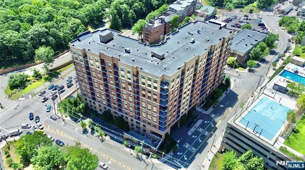 2050 Central 203, Fort Lee