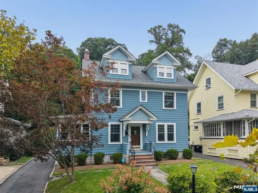 118 Essex Avenue, Glen Ridge