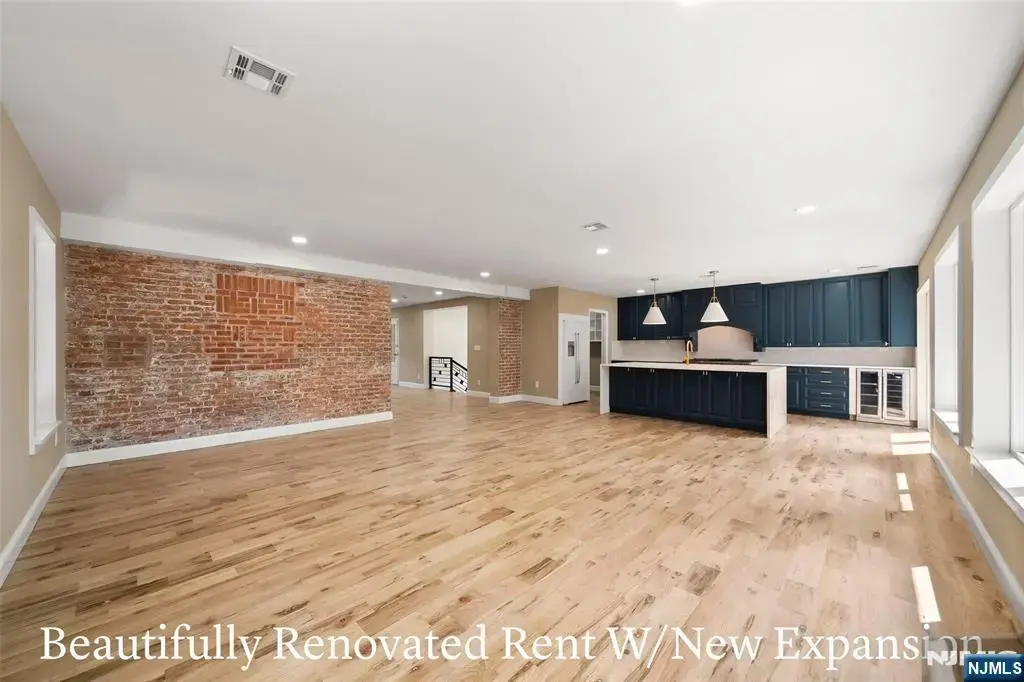 572 Ridgeland, Englewood