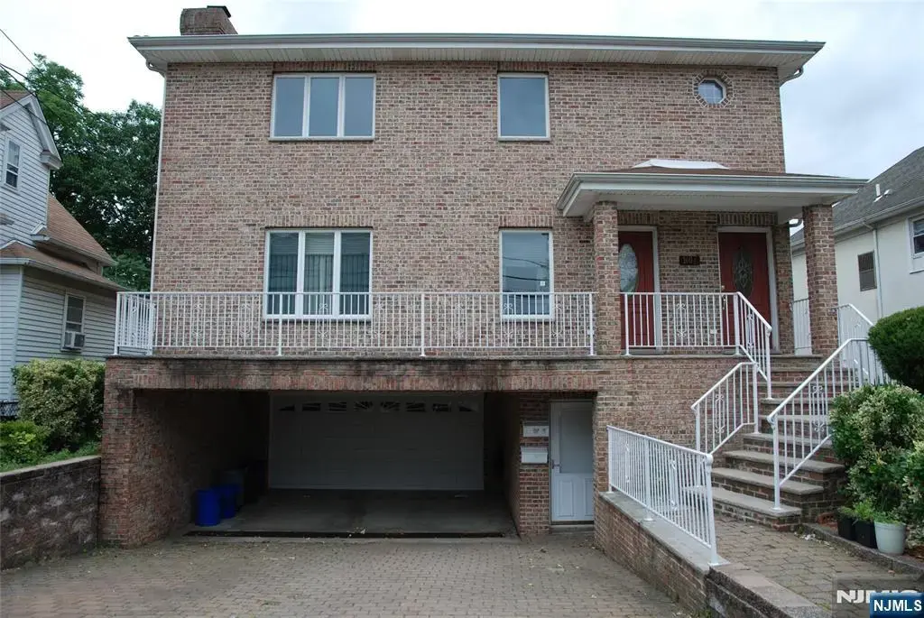 1604 John 1, Fort Lee