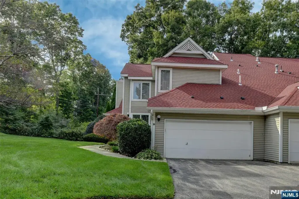 39 Ridgeview Terrace, Jefferson Township
