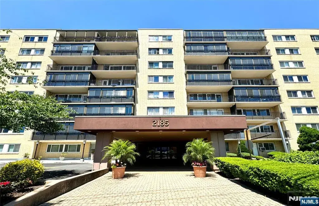2185 Lemoine Avenue 6p, Fort Lee
