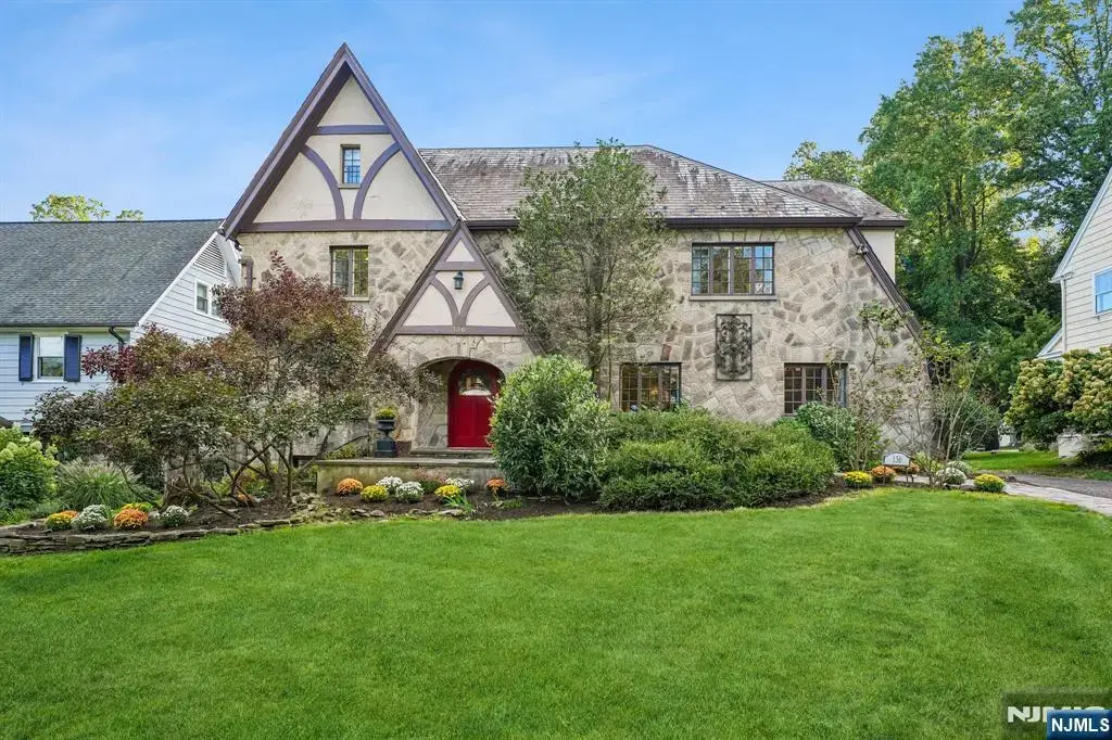 136 Summit Avenue, Montclair