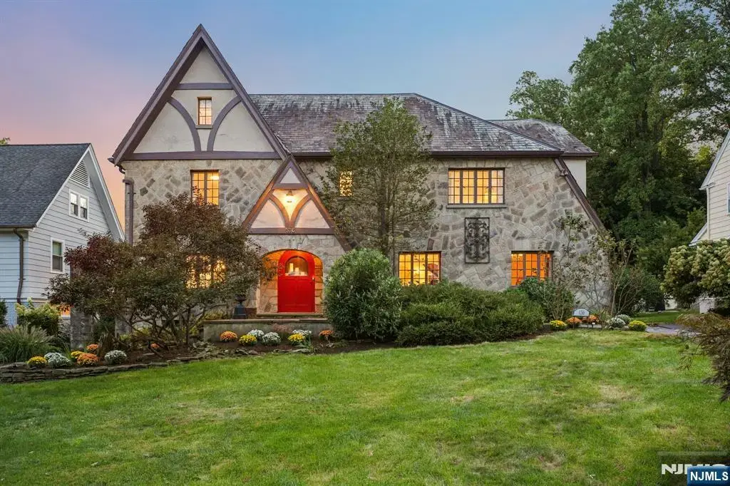 136 Summit Avenue, Montclair