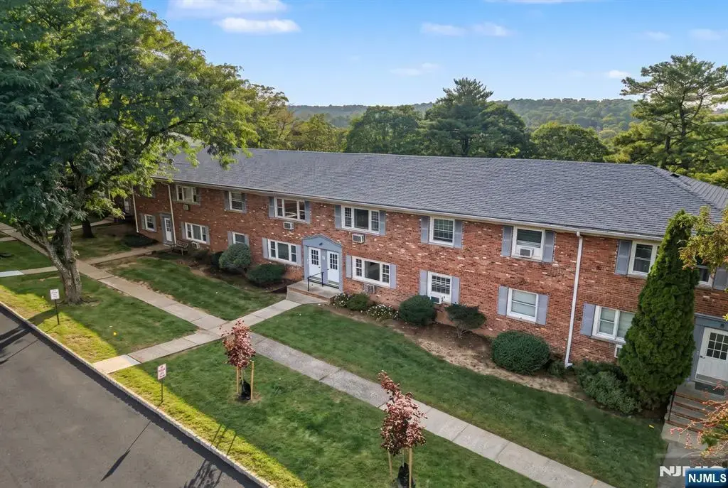 39 Wedgewood Drive 111, Verona