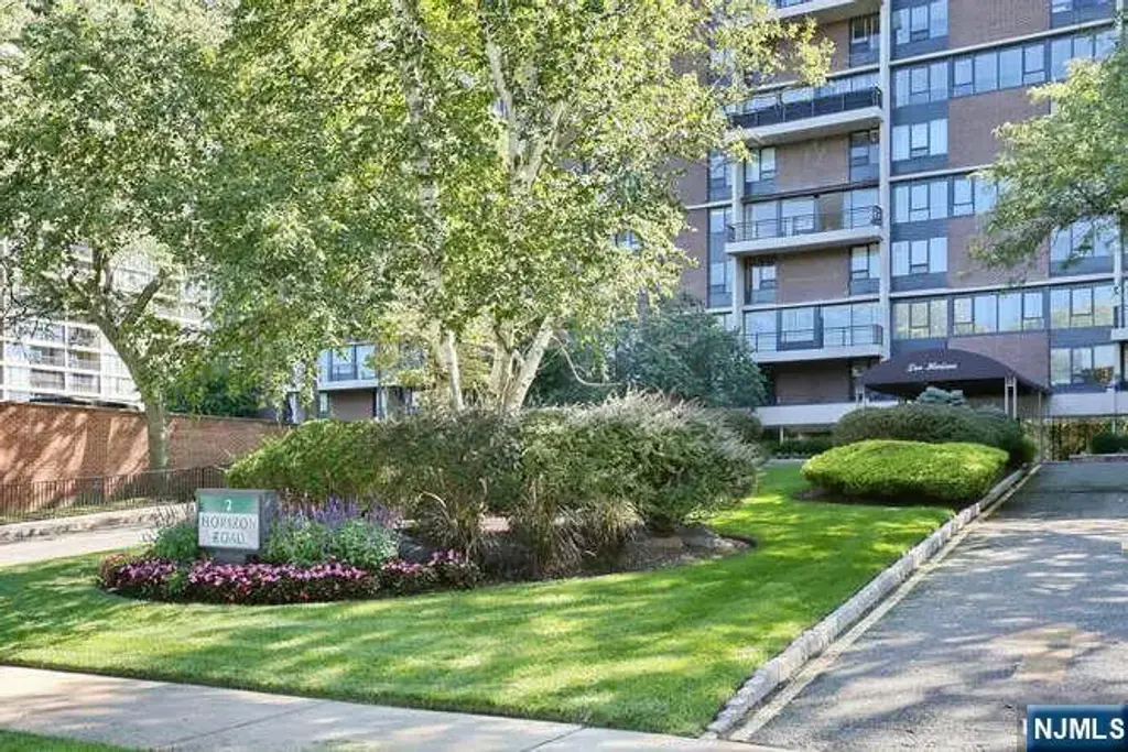 2 Horizon Road 404, Fort Lee