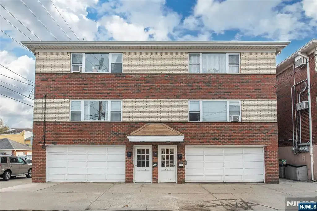 470-472 Walker, Fairview