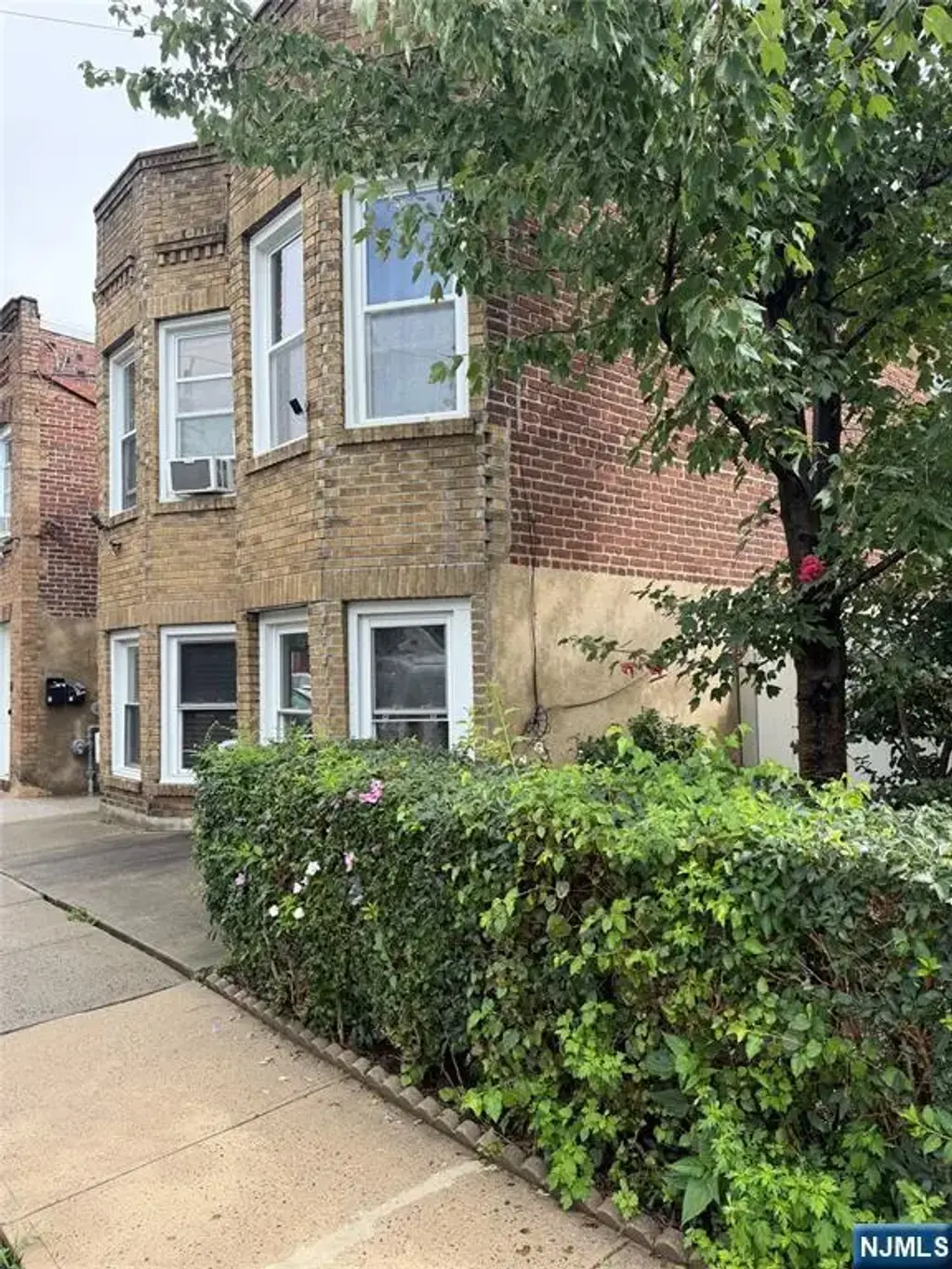 60 Naples Avenue, Belleville