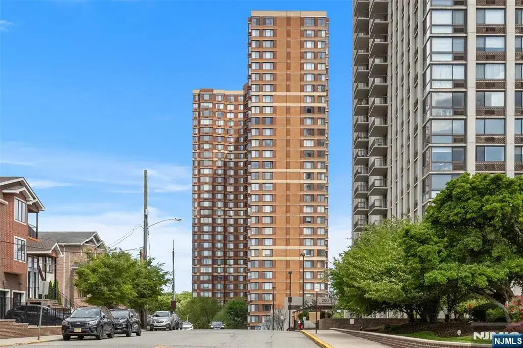 100 Old Palisade Road 3215, Fort Lee