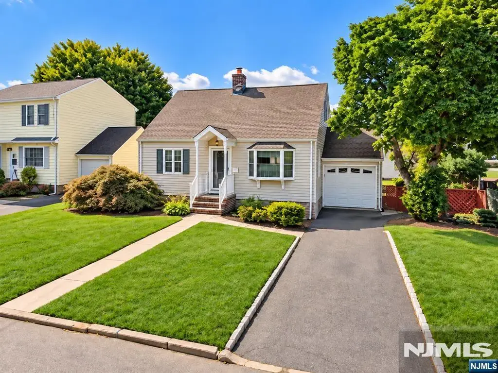 751 Lincoln Avenue, Maywood