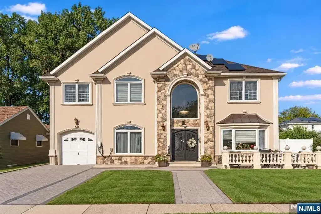 4 Conklin Drive, Clifton