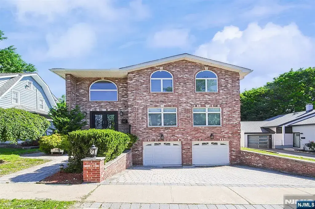 897 Virgil Avenue, Ridgefield