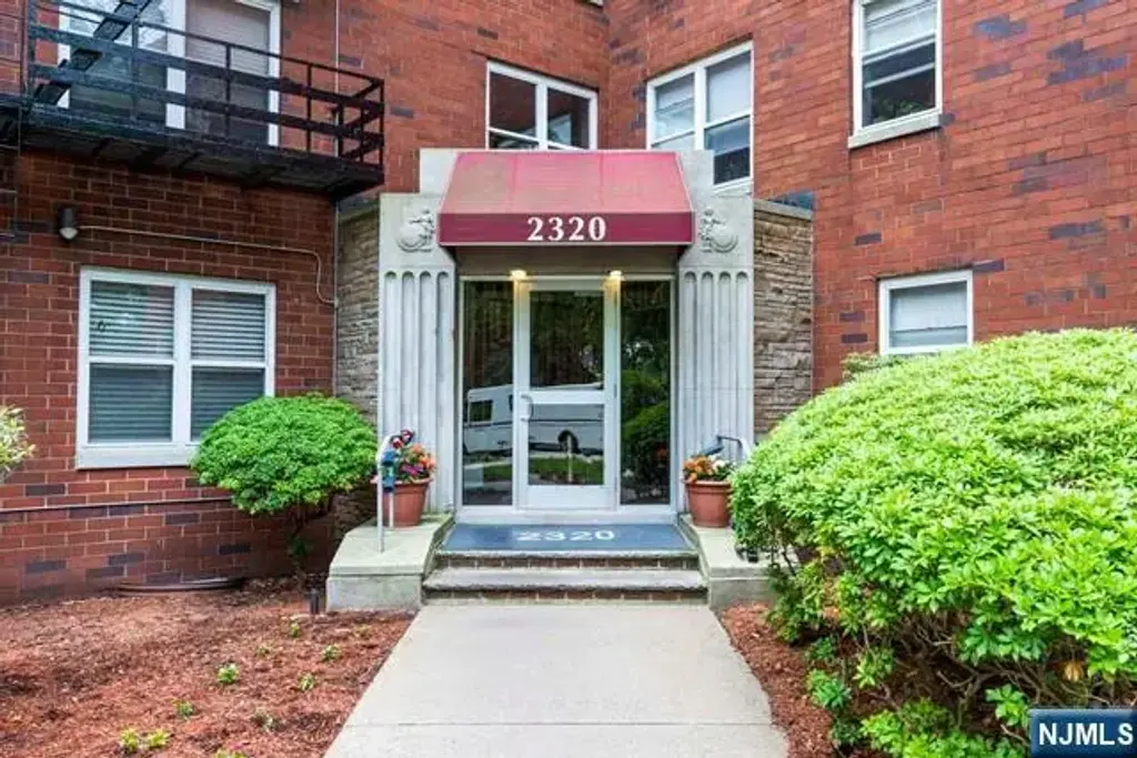 2320 Linwood 3f, Fort Lee