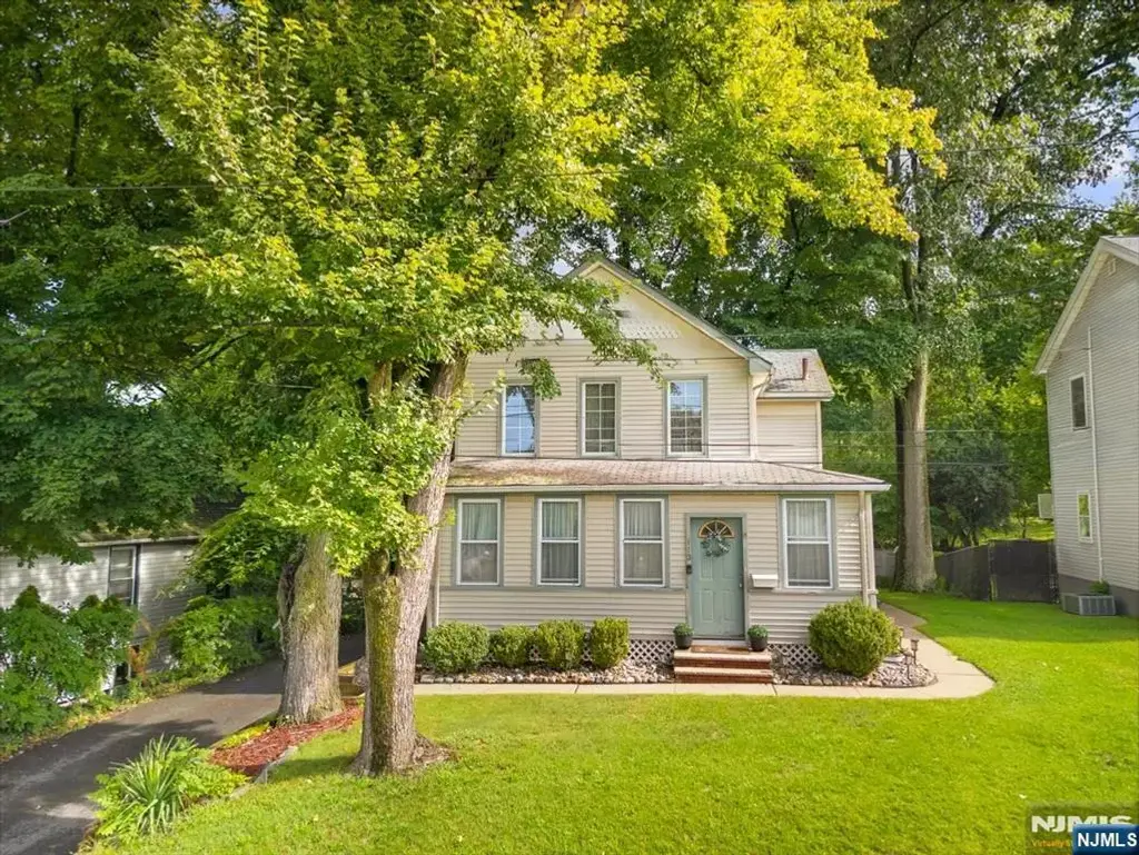 113 Harrison Avenue, Roseland