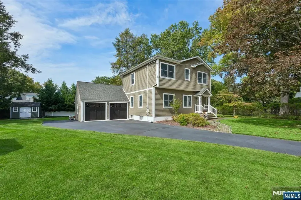 1062 Evergreen Court, New Milford