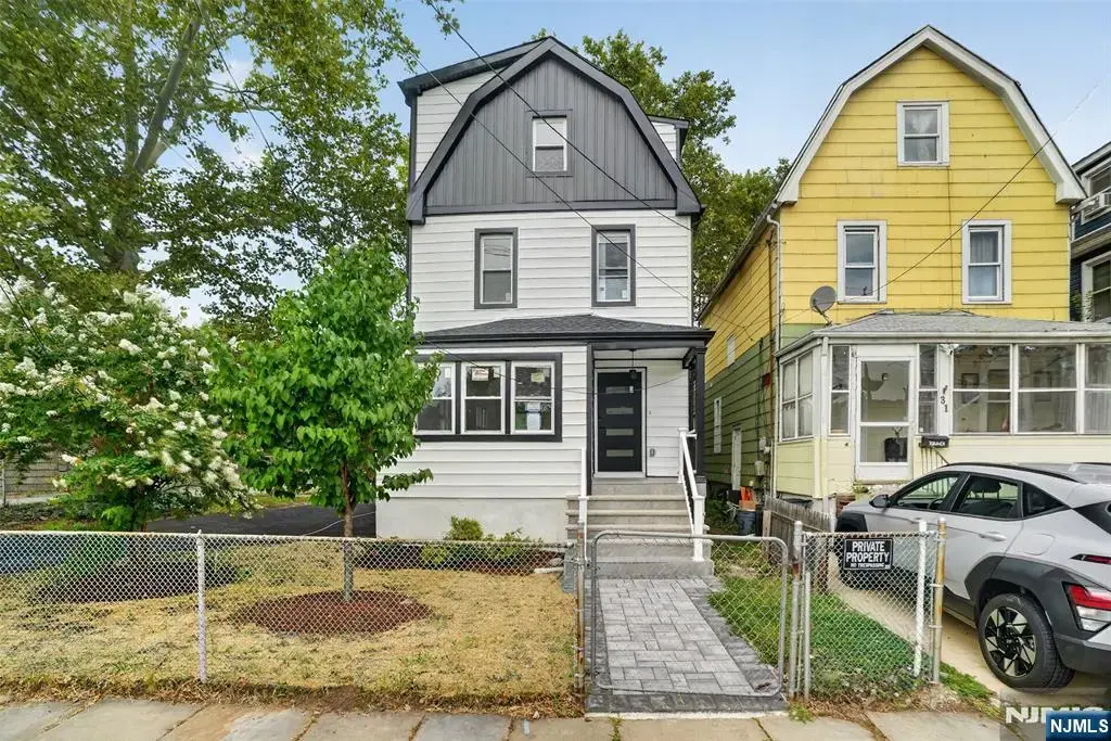 33 Race Street, Bloomfield