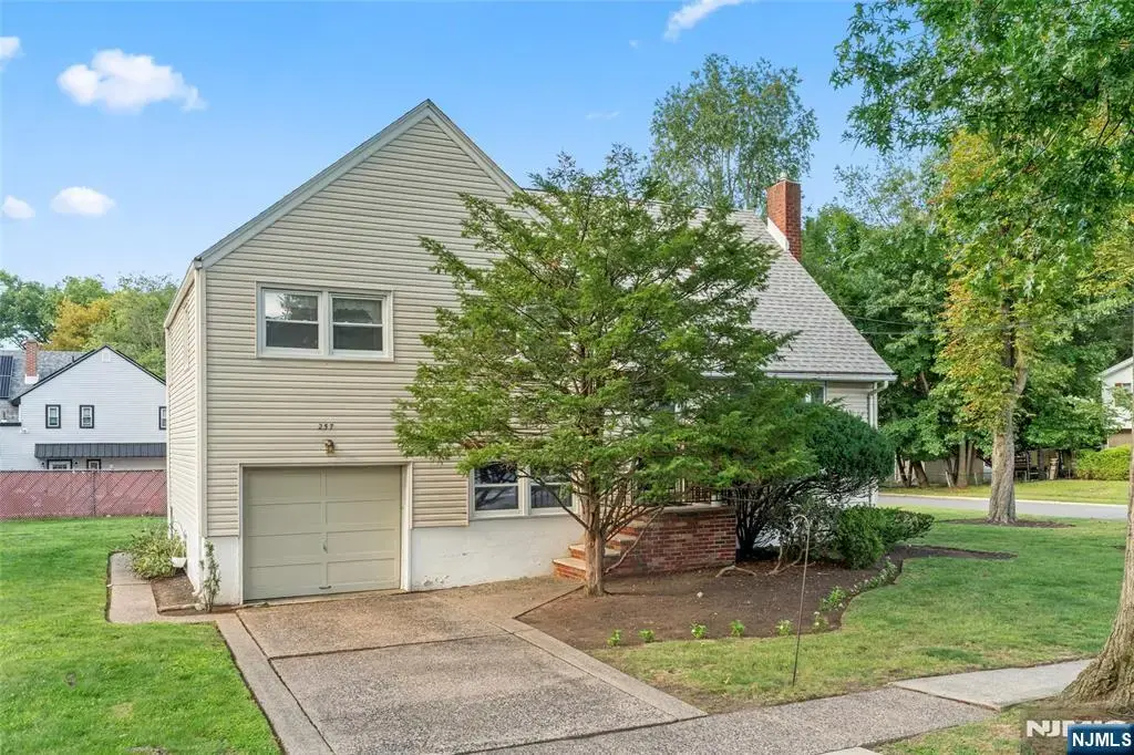 257 Hamilton Road, Teaneck