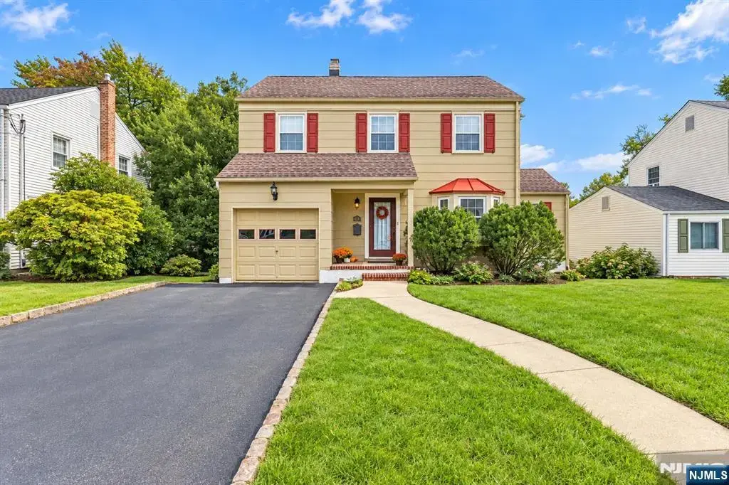32 Stanley Avenue, Nutley