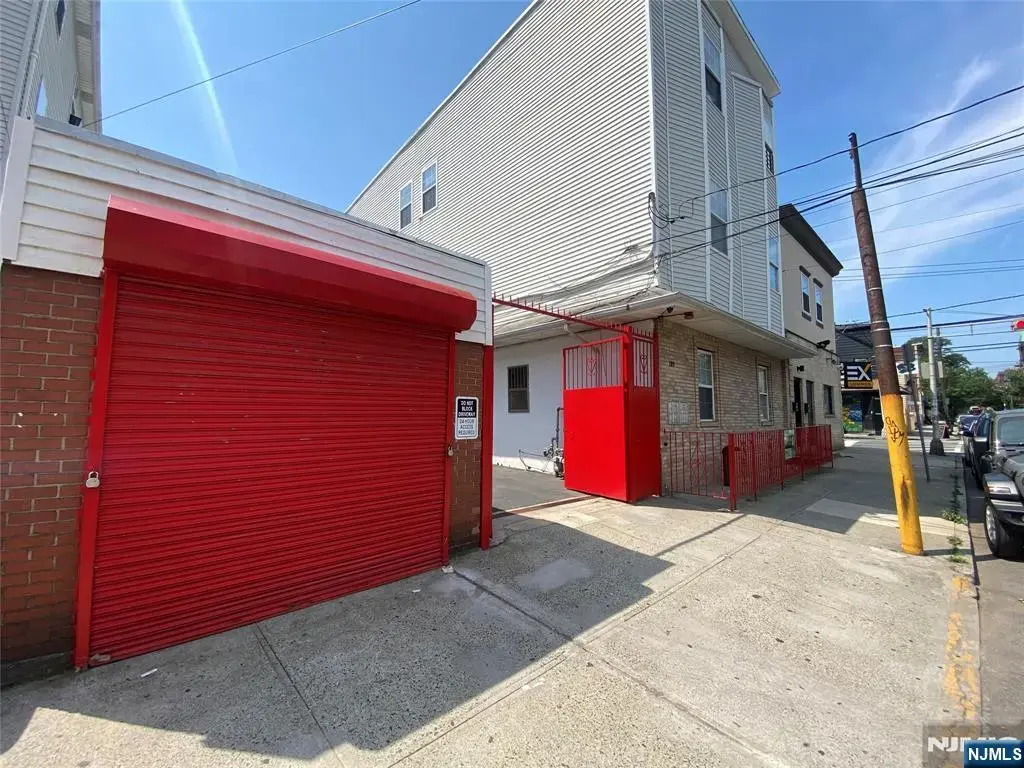 109-111 Fleming Avenue, Newark