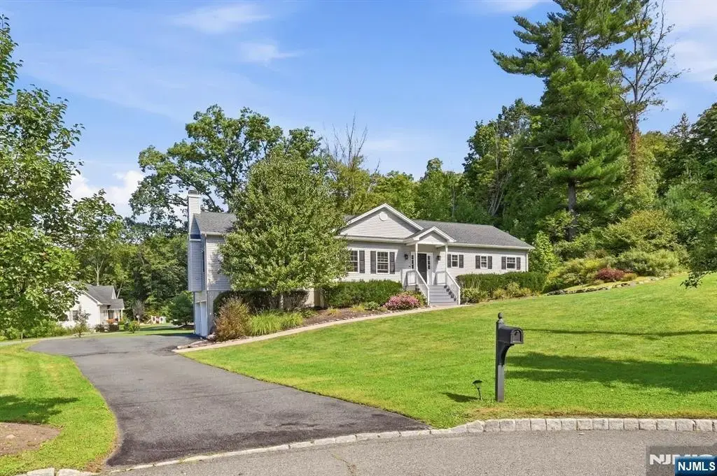 58 Leslie Drive, West Milford