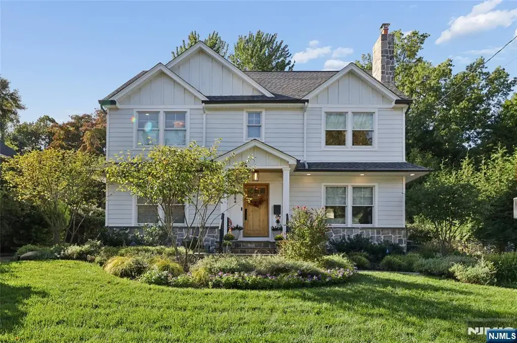 584 Sylvan Place, Haworth