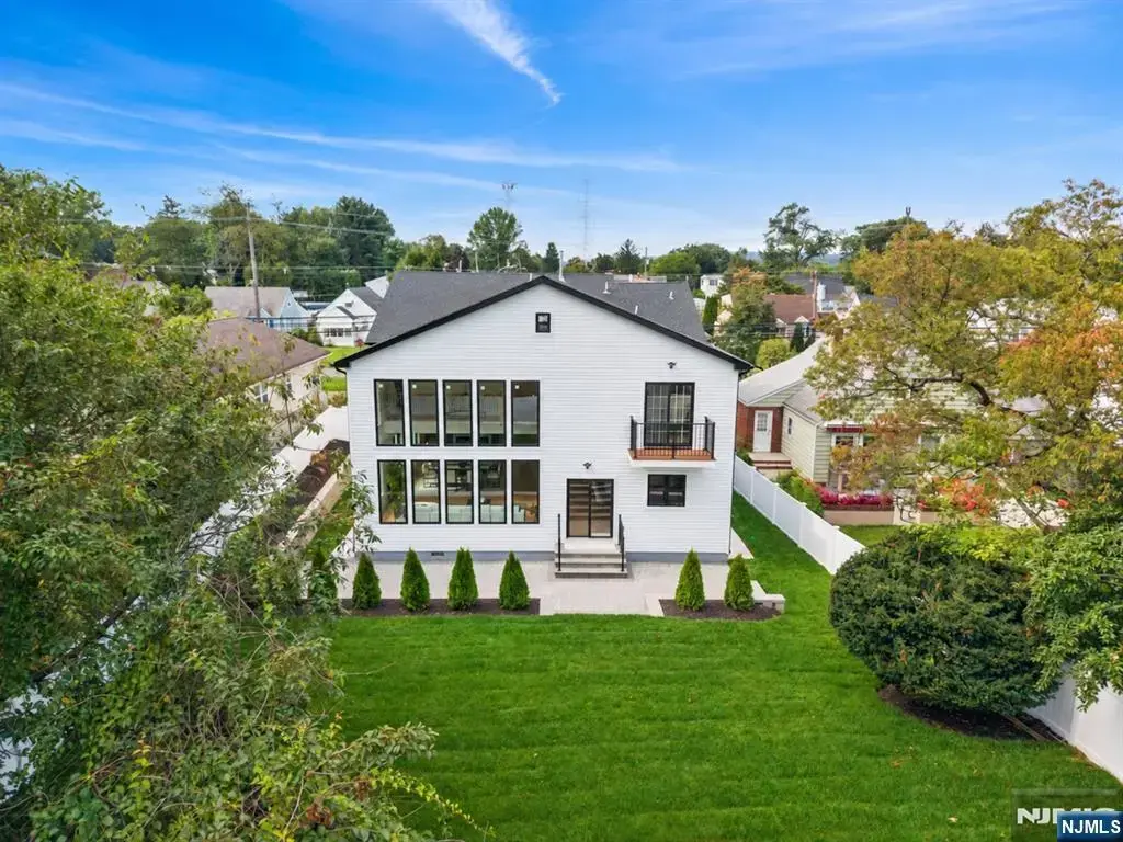 756 Allwood Road, Clifton