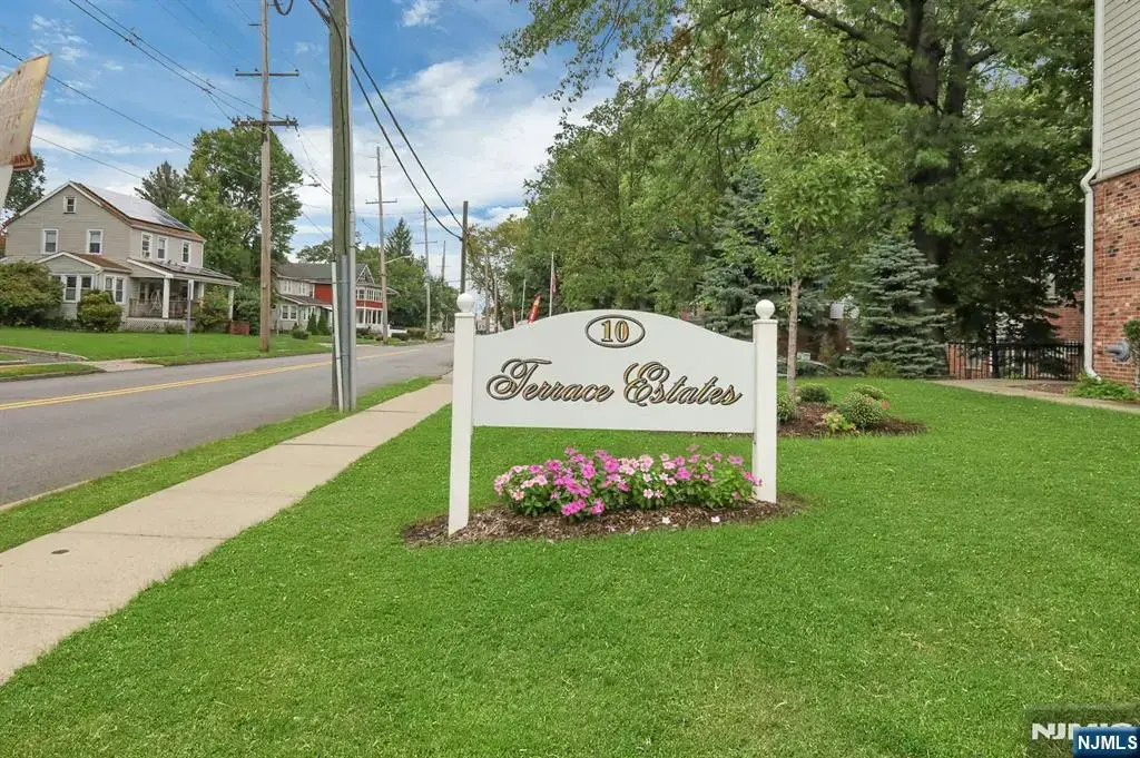10 Terrace Avenue 11, Hasbrouck Heights