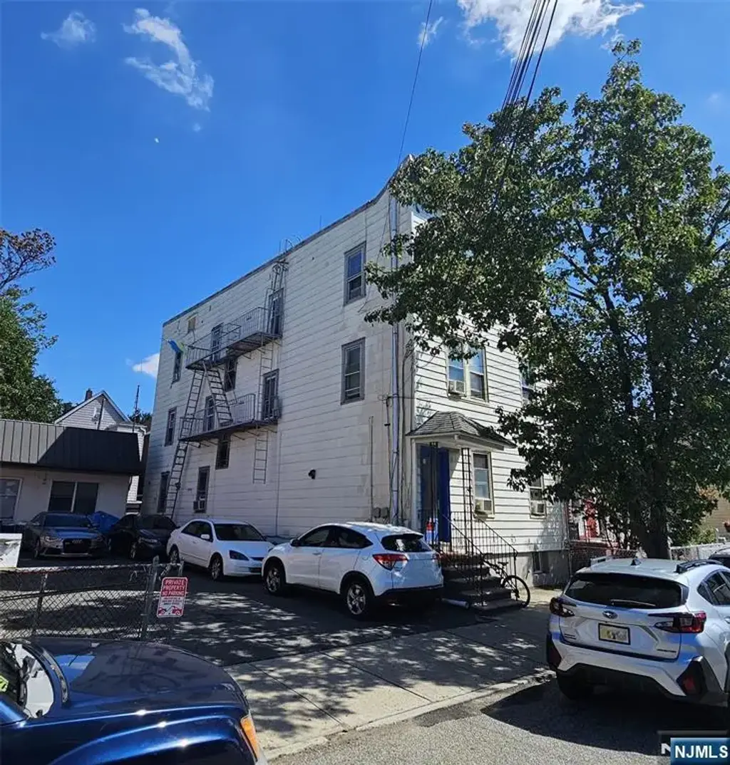 27 Milosh Street, Clifton