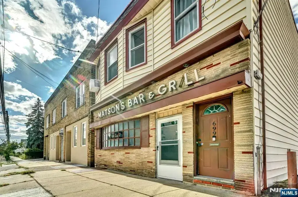 699 Elm Street, Kearny