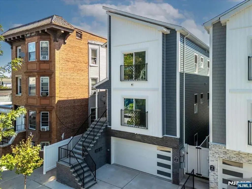 192 Amherst Street, East Orange
