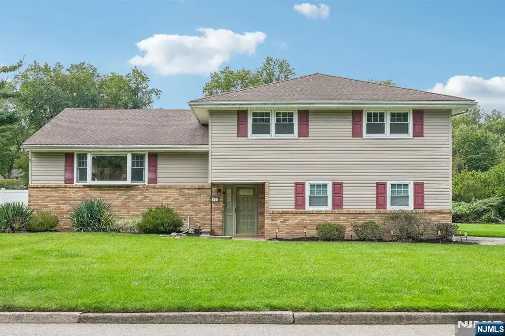 18 Dogwood Lane, Montvale
