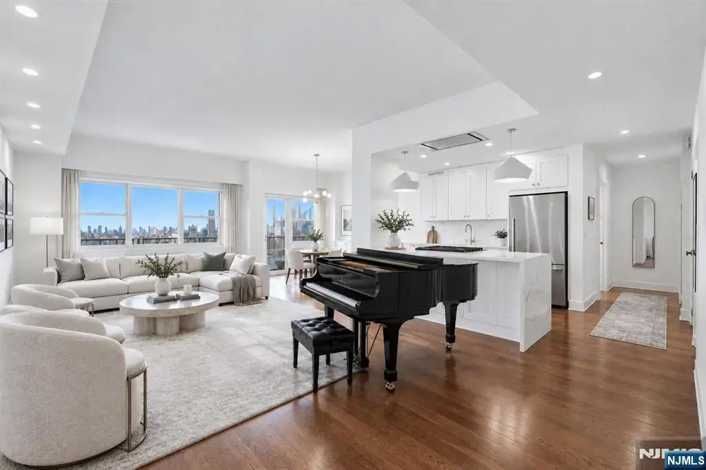 6600 Boulevard East 23d, West New York