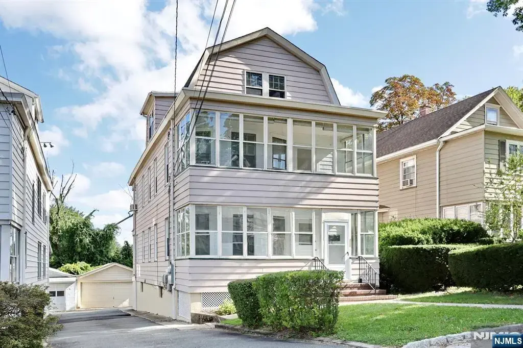 267 Hoover Avenue, Bloomfield