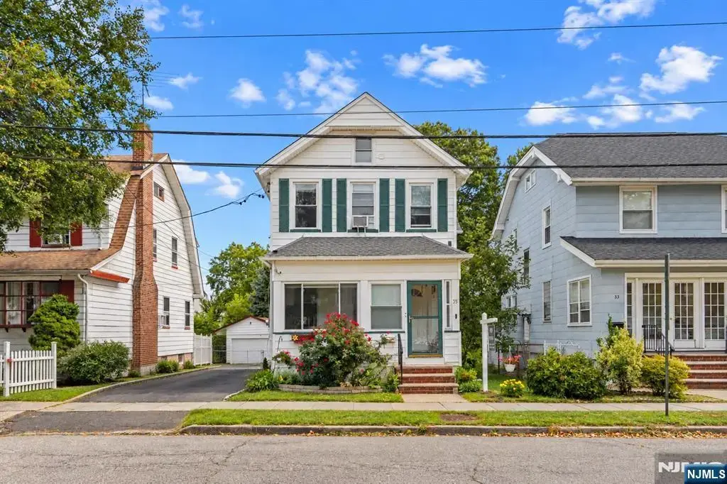 35 Clinton Street, Bloomfield