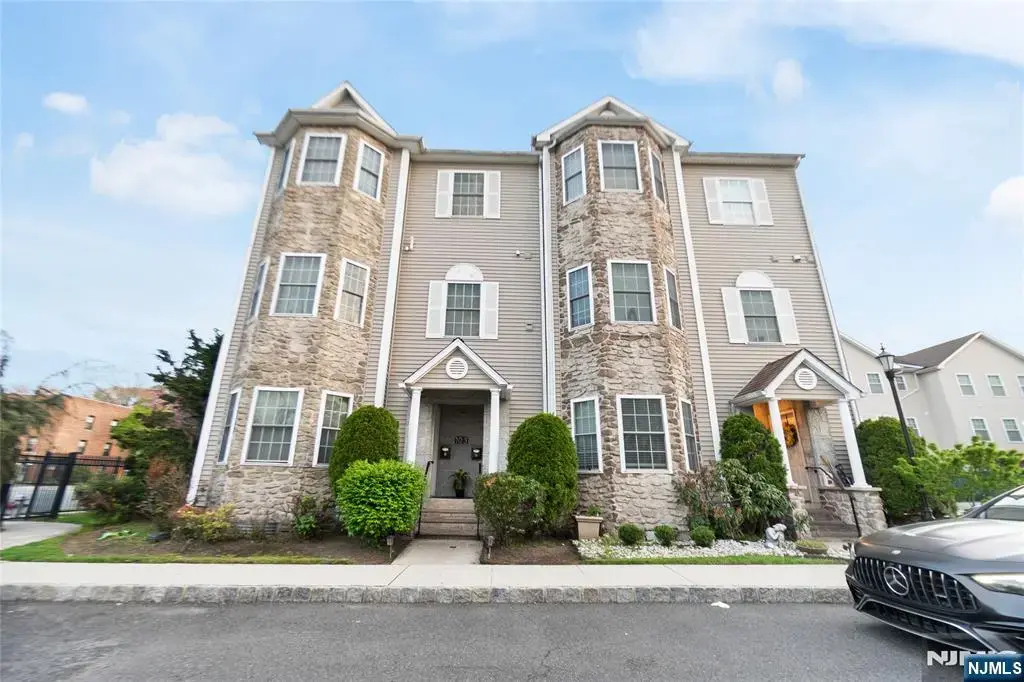 103 S Grove Street, East Orange