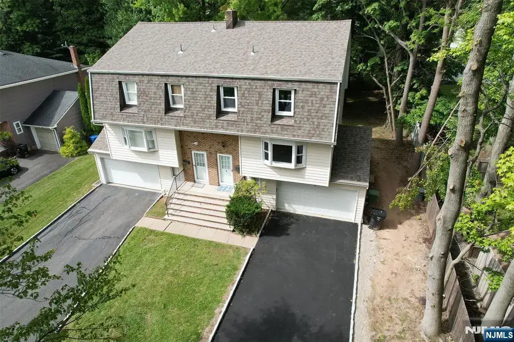 85 Primrose Lane B, Paramus