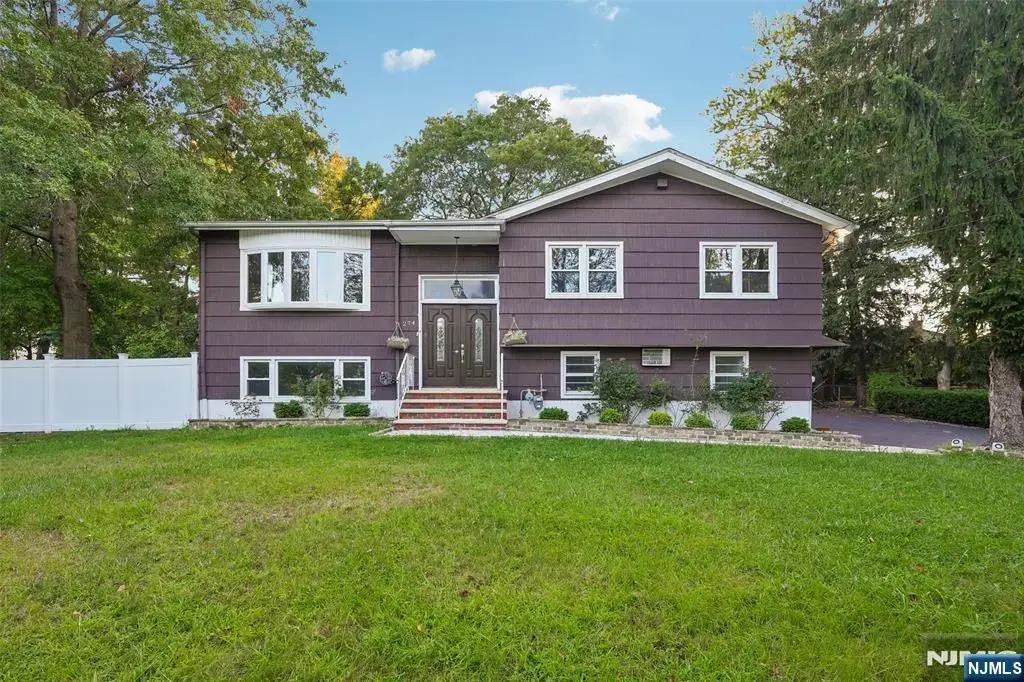 274 Oradell Avenue, Paramus