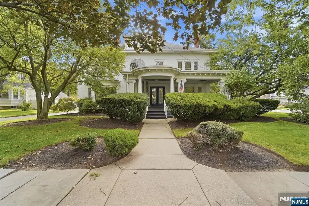 676 Belgrove Drive, Kearny