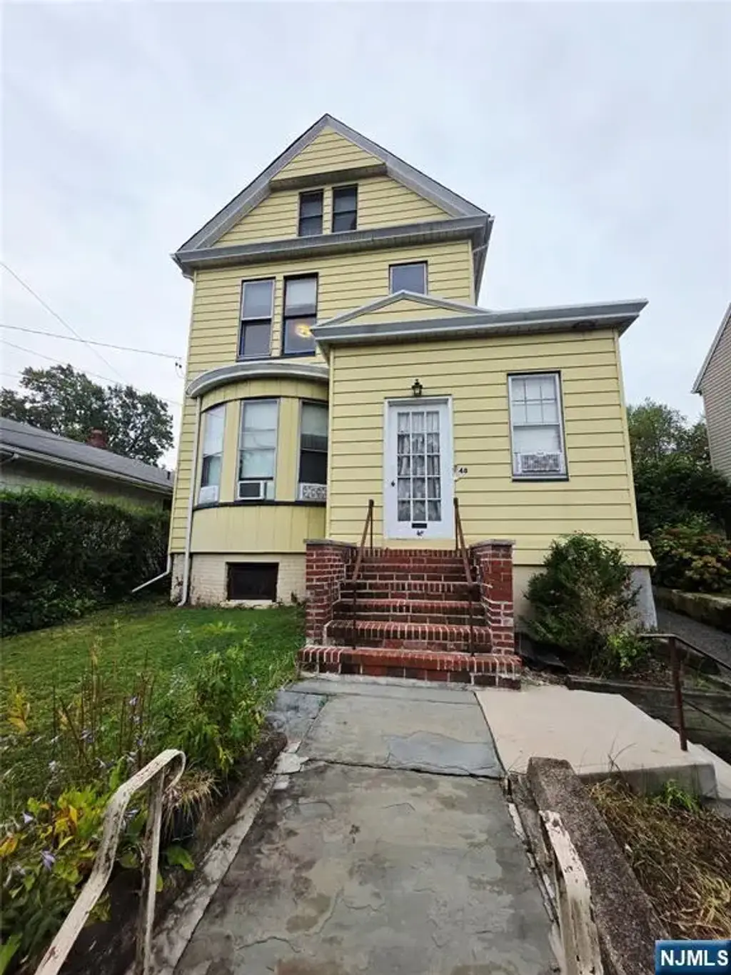 48 Pleasant 2, Maywood