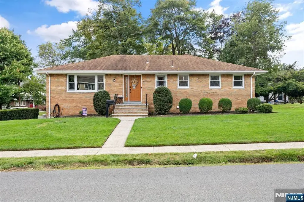 811 Manhattan Avenue, Twp of Washington