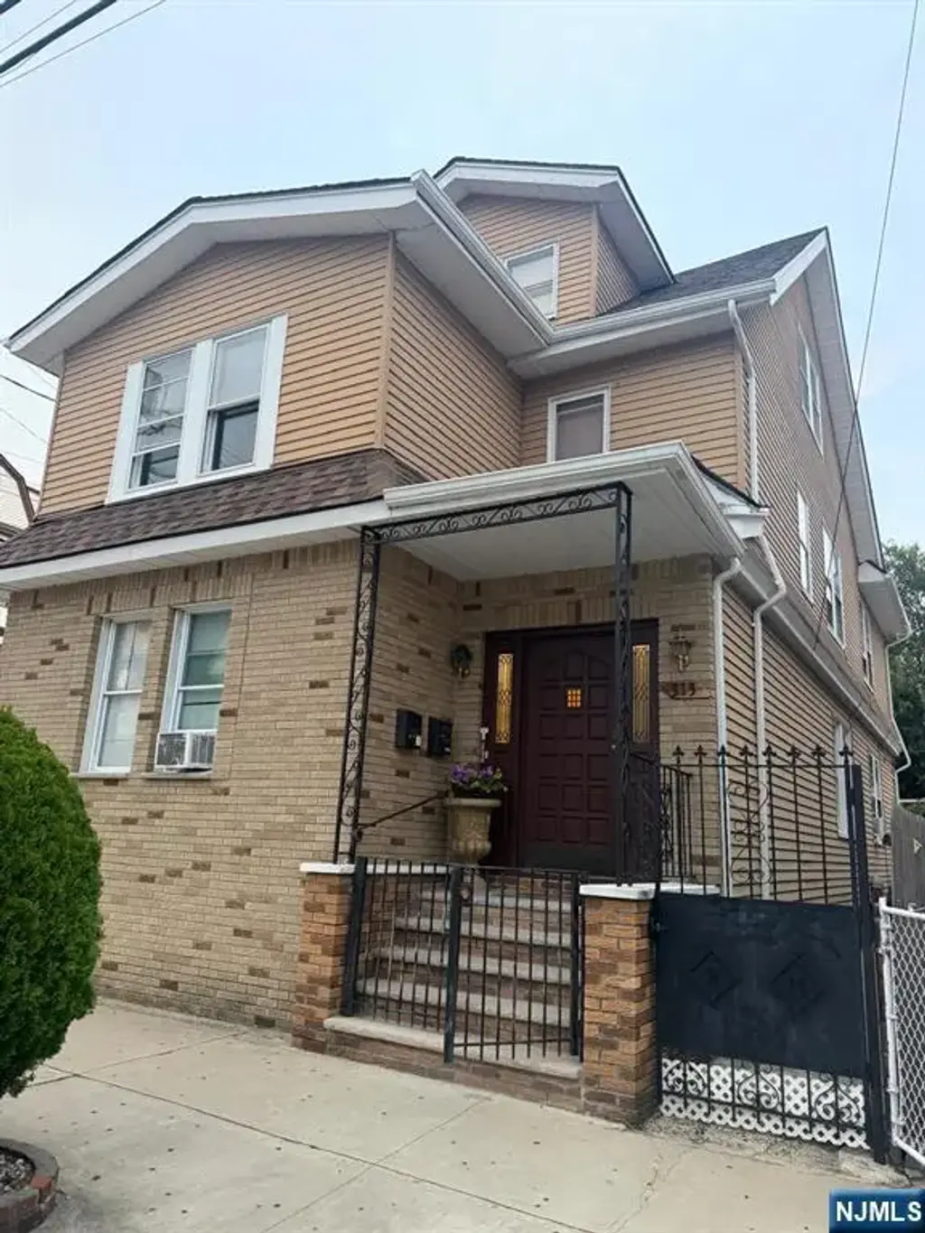 313 Chestnut, Kearny