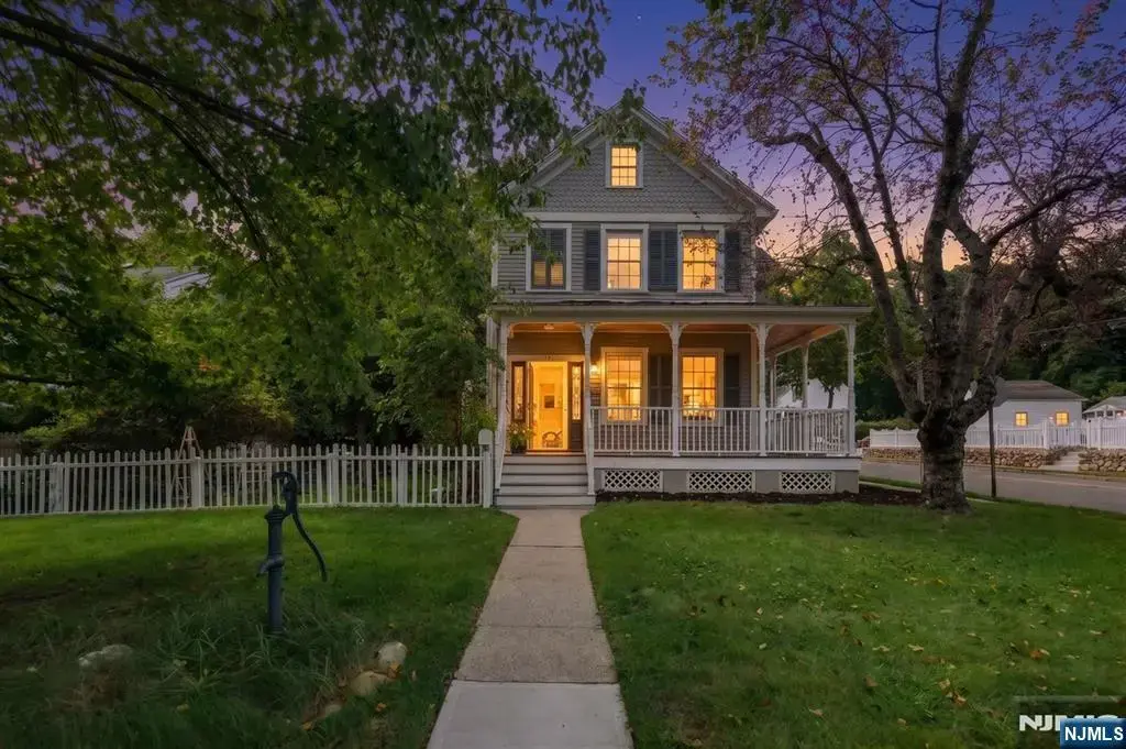 66 Hillside Avenue, Midland Park