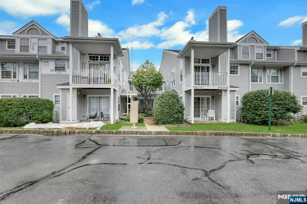 1133 Hyde Park Court, Mahwah