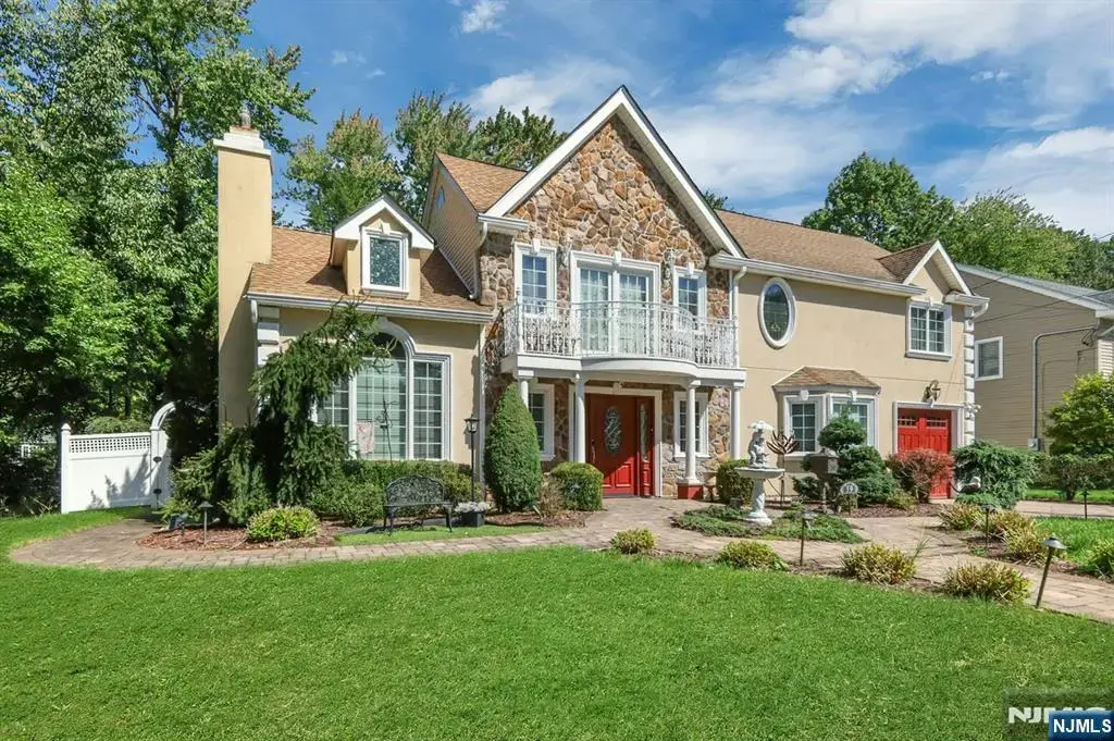 59 Lockwood Drive, Waldwick